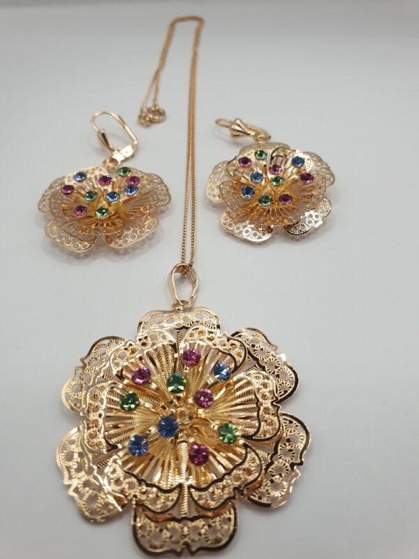 Collier & boucles PETALE – Image 4