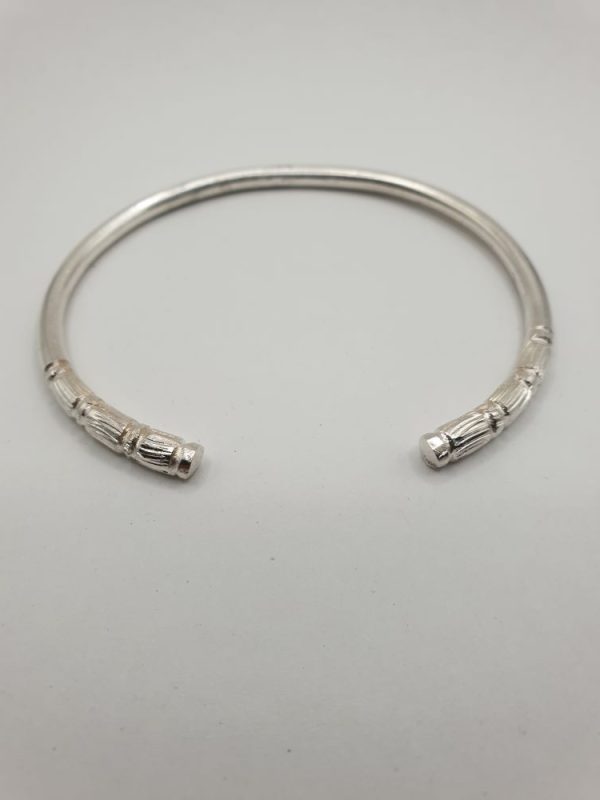 bracelet argent massif Djalou bijoux ethniques , sur moderne-bijoux.fr - Femmes du monde et Bijoux ethniques