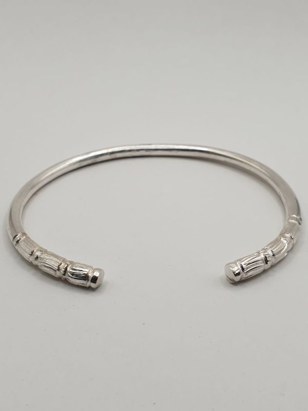 bracelet argent massif Djalou bijoux ethniques , sur moderne-bijoux.fr - Femmes du monde et Bijoux ethniques