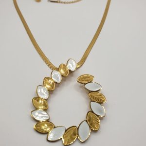 collier acier inoxydable feuilles , sur moderne-bijoux.fr - Bijoux ethniques et Femmes du monde