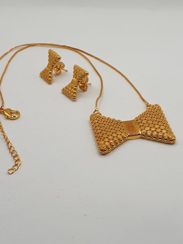 collier boucles bijoux ethniques Salama , sur moderne-bijoux.fr - Bijoux ethniques et Femmes du monde