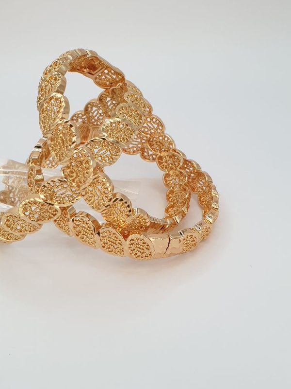 Bracelet & bague de cérémonie Moderne Bijoux : moderne-bijoux.fr , vous propose des bracelets & bagues de qualité, modernes, ethniques, rares, tendances pour toutes les Femmes dans le monde, enfants et pour tous nos Hommes modernes. Livraison Gratuite France Métropole. Achats possible en Dehors de la France, veuillez nous contacter. Je vous remercie.