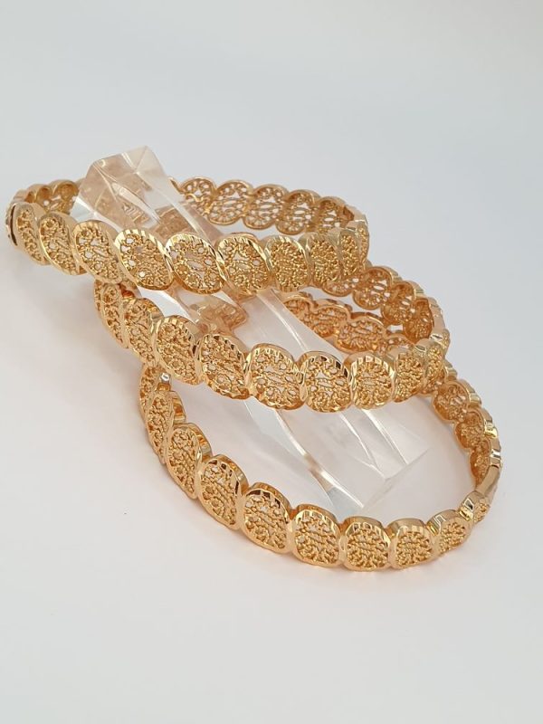 Bracelet & bague de cérémonie Moderne Bijoux : moderne-bijoux.fr , vous propose des bracelets & bagues de qualité, modernes, ethniques, rares, tendances pour toutes les Femmes dans le monde, enfants et pour tous nos Hommes modernes. Livraison Gratuite France Métropole. Achats possible en Dehors de la France, veuillez nous contacter. Je vous remercie.
