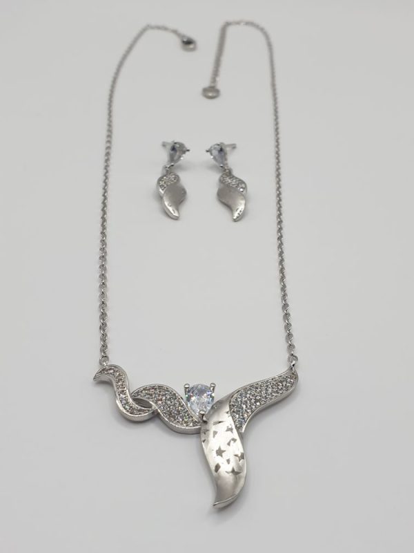 chaine boucles blanc djen , sur moderne-bijoux.fr - Bijoux ethniques & Femmes du monde