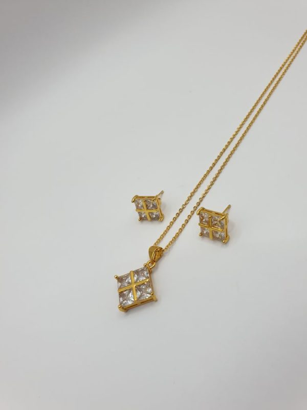 collier & boucles enfant lali , sur moderne-bijoux.fr - Bijoux ethniques & Femmes du monde