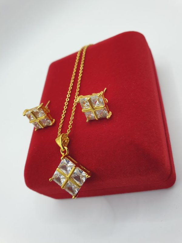 collier & boucles enfant lali , sur moderne-bijoux.fr - Bijoux ethniques & Femmes du monde