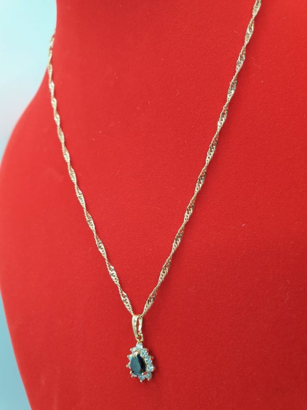 chaine & boucles d'oreilles noira, sur moderne-bijoux.fr - Bijoux ethniques & Femmes du monde