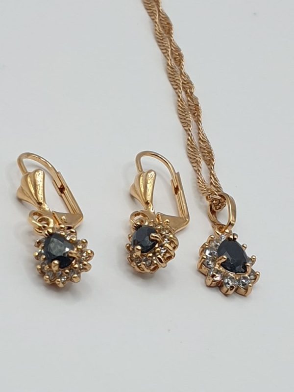chaine & boucles d'oreilles noira, sur moderne-bijoux.fr - Bijoux ethniques & Femmes du monde