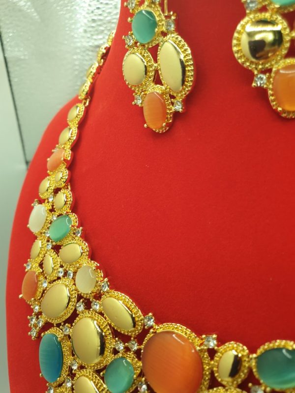 collier & boucles oreilles augustina , sur moderne-bijoux.fr - Bijoux ethniques & Femmes du monde
