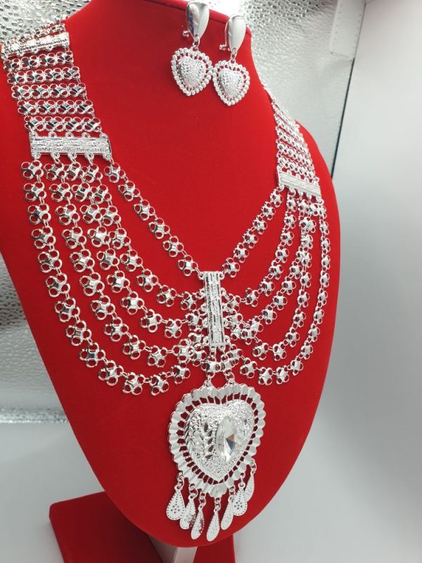 collier boucles oreilles ethniques emmata , sur moderne-bijoux.fr - Bijoux ethniques & Femmes du monde