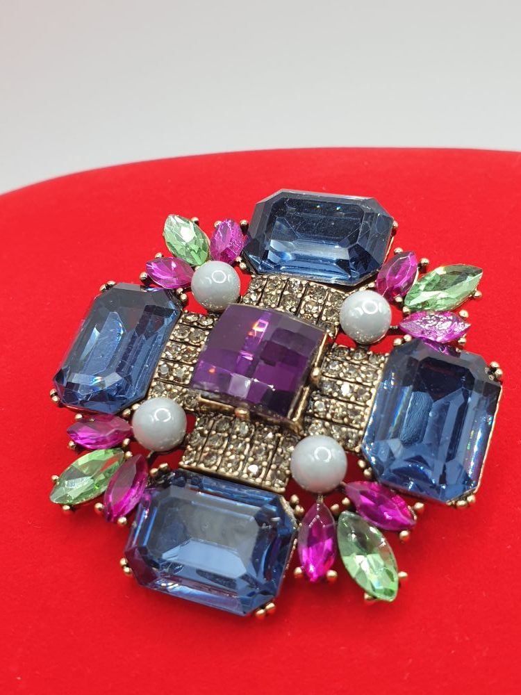 broche habits schoolla sur moderne-bijoux.fr - Bijoux ethniques & Femmes du monde