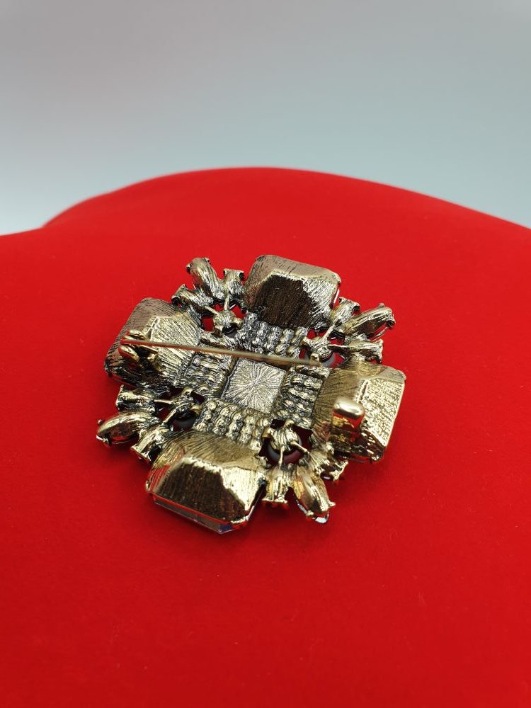 broche habits schoolla sur moderne-bijoux.fr - Bijoux ethniques & Femmes du monde