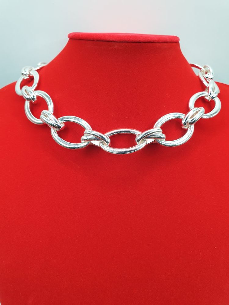 collier blanc kalao , sur moderne-bijoux.fr-moderne-bijoux.fr - bijoux ethniques & Femmes du monde