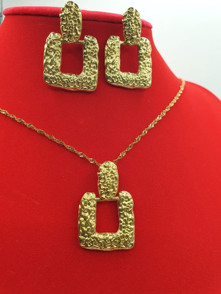 collier boucles acier inoxydable celestina , sur moderne-bijoux.fr - Bijoux ethniques & Femmes du monde