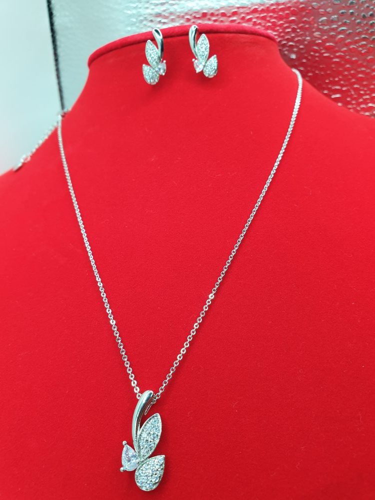 collier boucles d'oreilles coin mariage 3 , sur moderne-bijoux.fr - Bijoux ethniques & Femmes du monde