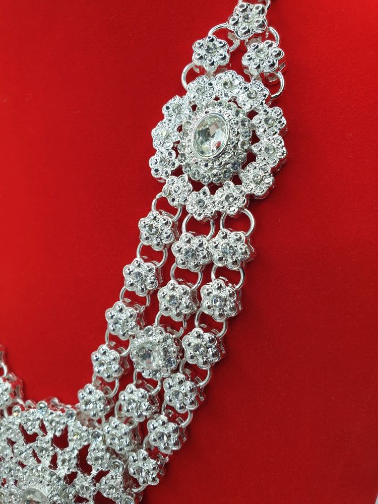 parure ethnique romora , sur moderne-bijoux.fr - Bijoux ethniques & Femmes du monde