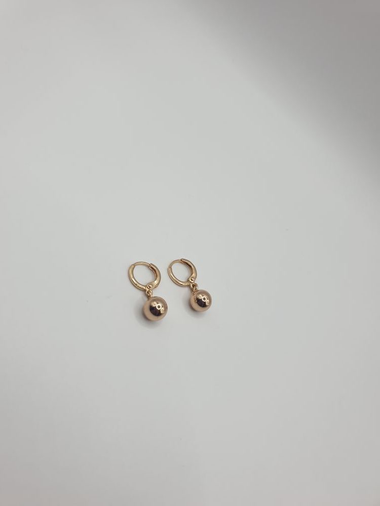 boucles oreilles enfant boule sur moderne-bijoux.fr - Bijoux ethnique & Femme du monde