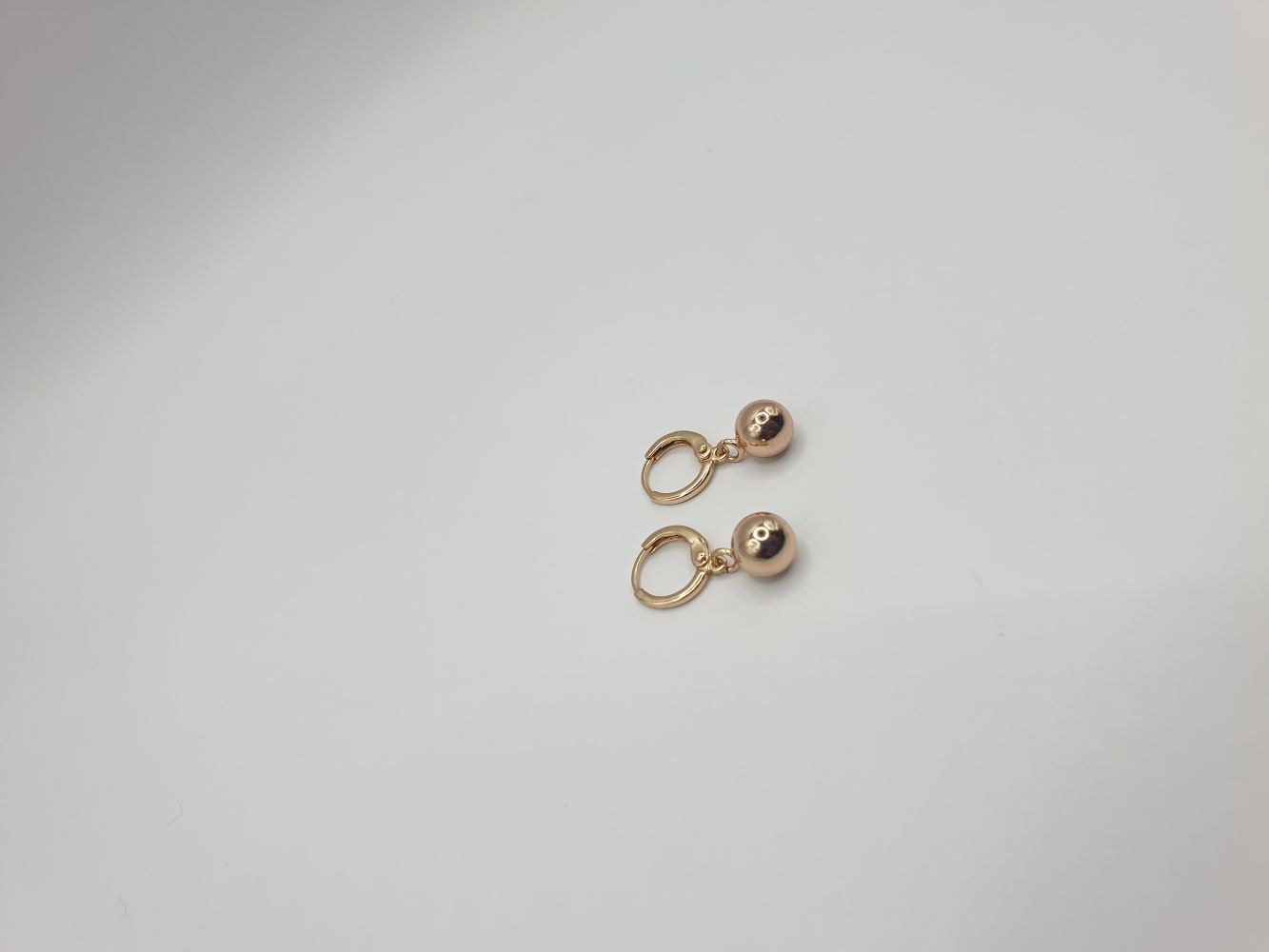 boucles oreilles enfant boule sur moderne-bijoux.fr - Bijoux ethnique & Femme du monde