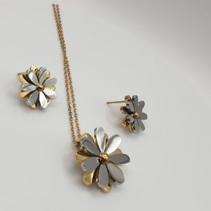 collier & boucles acier inoxydable Gaetana sur moderne-bijoux.fr - Bijoux ethniques & Femmes du monde