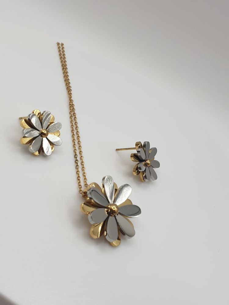 collier & boucles acier inoxydable Gaetana sur moderne-bijoux.fr - Bijoux ethniques & Femmes du monde