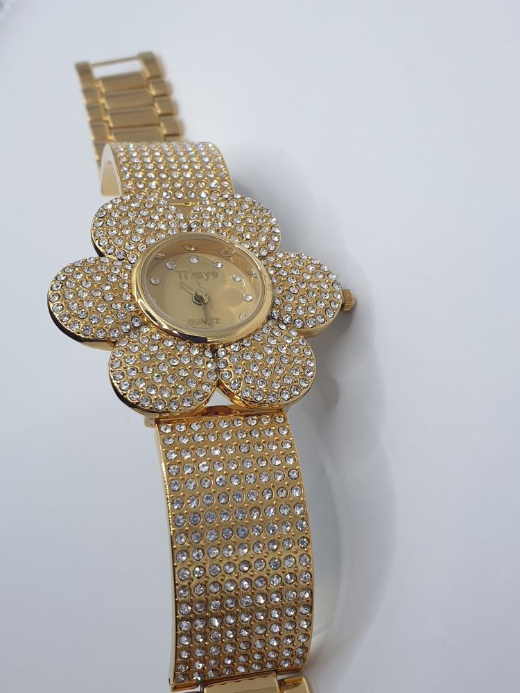 montre Albertina sur moderne-bijoux.fr - Bijoux ethniques & Femmes du monde