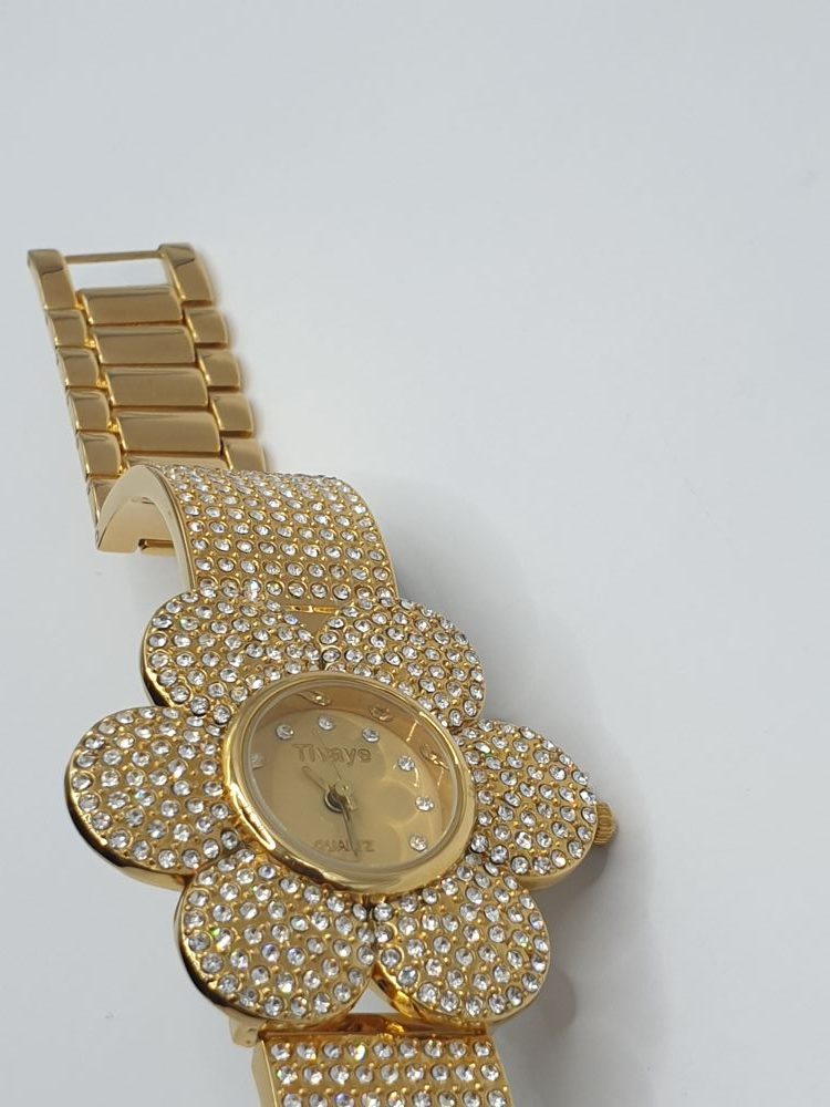 montre Albertina sur moderne-bijoux.fr - Bijoux ethniques & Femmes du monde