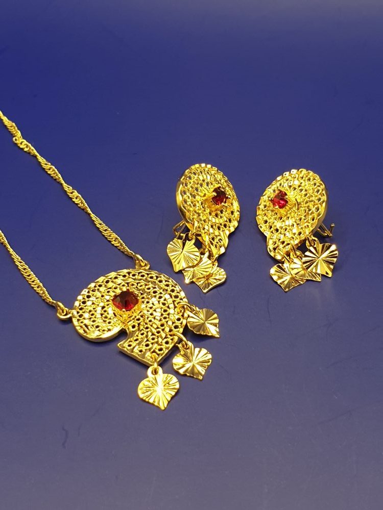 collier boucles ethniques escargot , sur moderne-bijoux.fr - Bijoux ethniques & Femmes du monde