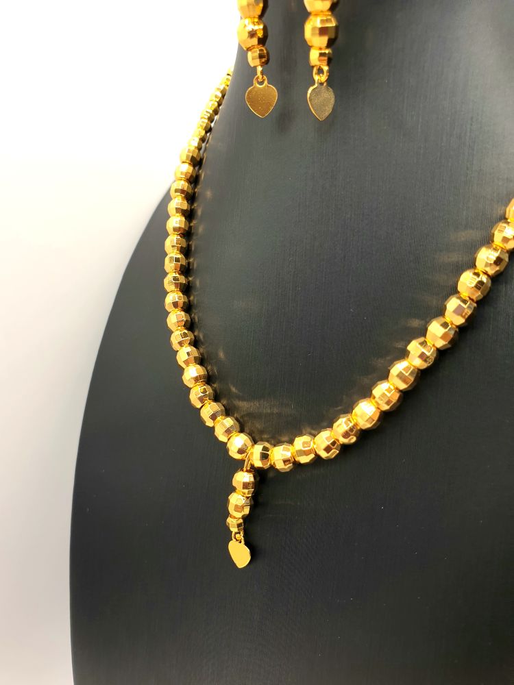 collier & boucles oreilles ethniques soifia , sur moderne-bijoux.fr - Bijoux ethniques & Femmes du monde